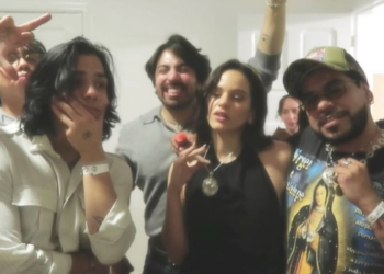 Rosalía goza la CDMX entre pozole, tacos y su nuevo disco.