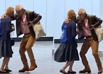 Viralizan VIDEO de abuelitos bailando en el Metro de la CDMX