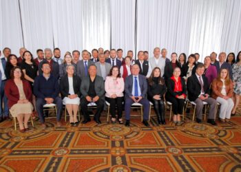 Sesiona Consejo Directivo de Educación Básica