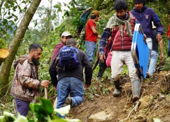 Comunidades de Tenango de Doria, Hidalgo siguen bajo el lodo e incomunicadas