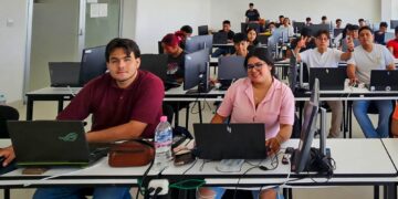 UPH fortalece la formación profesional con educación continua