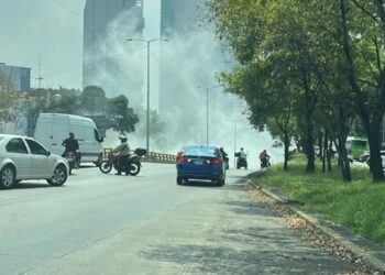 Nuevo susto por pipa de gas en Circuito Interior, CDMX