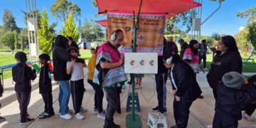 Llevan programa teatral “6 Lenguas 6 Mundos” a escuelas indígenas