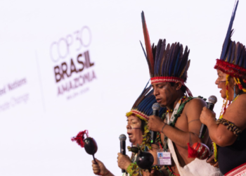 Reanudan cumbre COP30 después de manifestación indígena