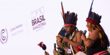 Reanudan cumbre COP30 después de manifestación indígena