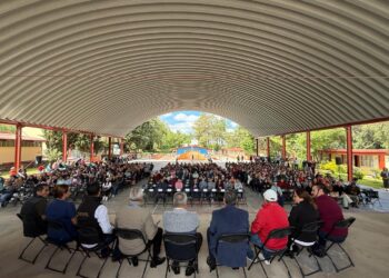 Impulsa IHE lazos familiares a través de las conferencias “Nueva Maternidad y Paternidad”