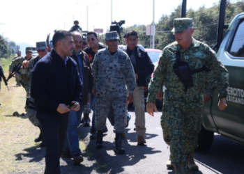 Omar García Harfuch y Ricardo Trevilla recorren Michoacán.