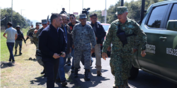 Omar García Harfuch y Ricardo Trevilla recorren Michoacán.