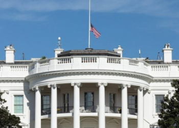 Presidente Trump firma la ley para reabrir gobierno de EU.