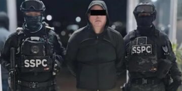 Dan prisión preventiva a “El Licenciado” y a escolta por asesinato de Carlos Manzo