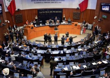 Acepta Senado renuncia de Gertz Manero a la FGR