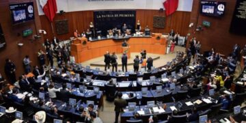 Acepta Senado renuncia de Gertz Manero a la FGR