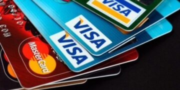 Aprueban reforma para prohibir emisión de tarjetas bancarias sin consentimiento