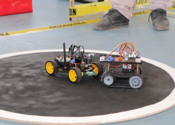 Realiza UTMZ el primer torneo de robótica móvil