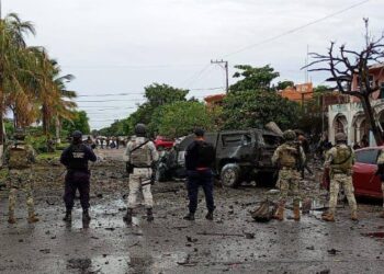 En Coahuayana, Michoacán, explota coche bomba; hay cuatro muertos y seis heridos