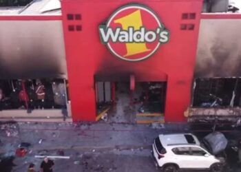 Ejecutan 25 órdenes de aprehensión contra responsables del incendio de Waldo’s en Sonora