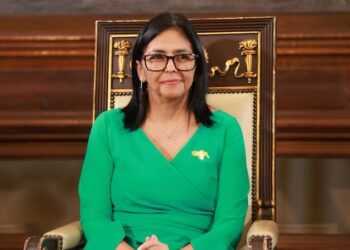 Delcy Rodríguez jura como presidenta interina de Venezuela