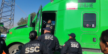 Recuperan pipa robada tras persecución en la México-Pachuca.