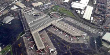 AICM reanuda operaciones tras banco de niebla.