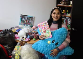 UICEH realiza colecta de juguetes para niñas y niños