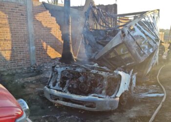 Más de 20 mil litros de huachicol generan aparatoso incendio en La Piedad, Michoacán