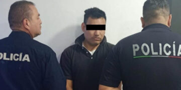 Sin piedad quema a su hijo con agua hirviendo y golpea a su pareja