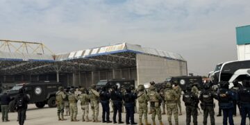 En tercera entrega, México envía a EU a 37 operadores de organizaciones criminales