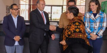 Entrega SEPH vehículos a escuelas normales