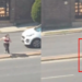 Mujer corre a auto y es atropellada en Monterrey (VIDEO)