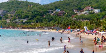 Acapulco lidera la recuperación turística nacional; crece 26.6% la llegada de visitantes durante 2025