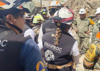 Rescatan con vida a minero tras colapso en Sinaloa.