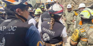 Rescatan con vida a minero tras colapso en Sinaloa.