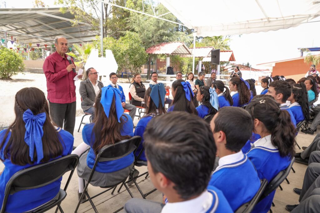 Natividad Castrejón entrega infraestructura educativa en Epazoyucan