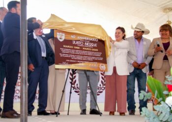 Conmemoran aniversarios de instituciones educativas en Hidalgo