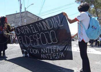 Bloquean Periférico Sur con reta de futbol en protesta por gentrificación