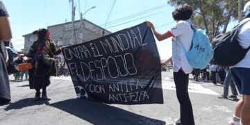 Bloquean Periférico Sur con reta de futbol en protesta por gentrificación