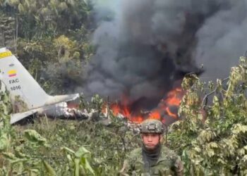 Avión de la Fuerza Colombiana se estrella en el Putumayo; sobreviven 48 personas