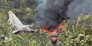 Avión de la Fuerza Colombiana se estrella en el Putumayo; sobreviven 48 personas
