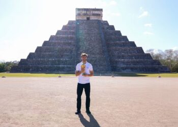 Trofeo Mundial de Futbol visita Yucatán
