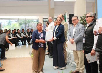 ITESHU contribuye a reducir el rezago educativo con AlfabetizaTec