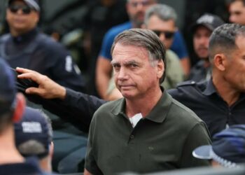 Jair Bolsonaro ingresa al hospital, permanece en terapia intensiva