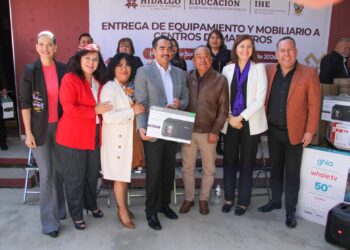 Hidalgo fortalece formación docente con entrega de equipamiento