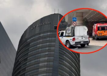 Rescatan a limpiador de vidrios atrapado a más de 30 pisos del hotel St. Regis de Reforma (VIDEO)