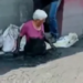 ¡Lamentable! En Ecatepec, adulta mayor cae en una coladera (VIDEO).