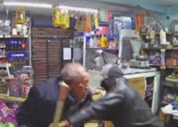 En Hidalgo, asaltante ataca a adulto mayor en su tienda (VIDEO)