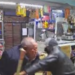 En Hidalgo, asaltante ataca a adulto mayor en su tienda (VIDEO)