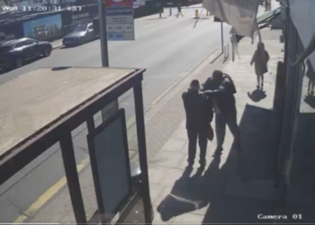 ¡Brutal! Apuñalan a dos personas en barrio judío de Londres.