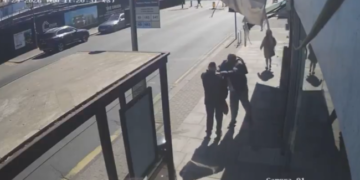 ¡Brutal! Apuñalan a dos personas en barrio judío de Londres.