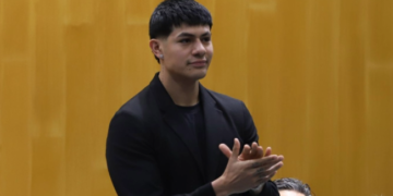 "El Bogueto" y sus fans llegan a la Cámara de Diputados.