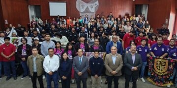 Abanderan a estudiantes de Hidalgo rumbo al Mundial de Robótica VEX